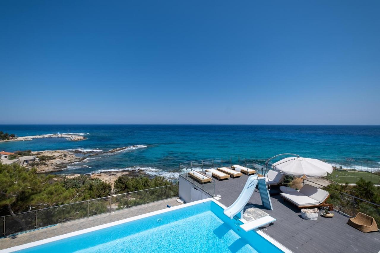Icarus Luxury Beachfront Villa Gialiskari  Екстериор снимка