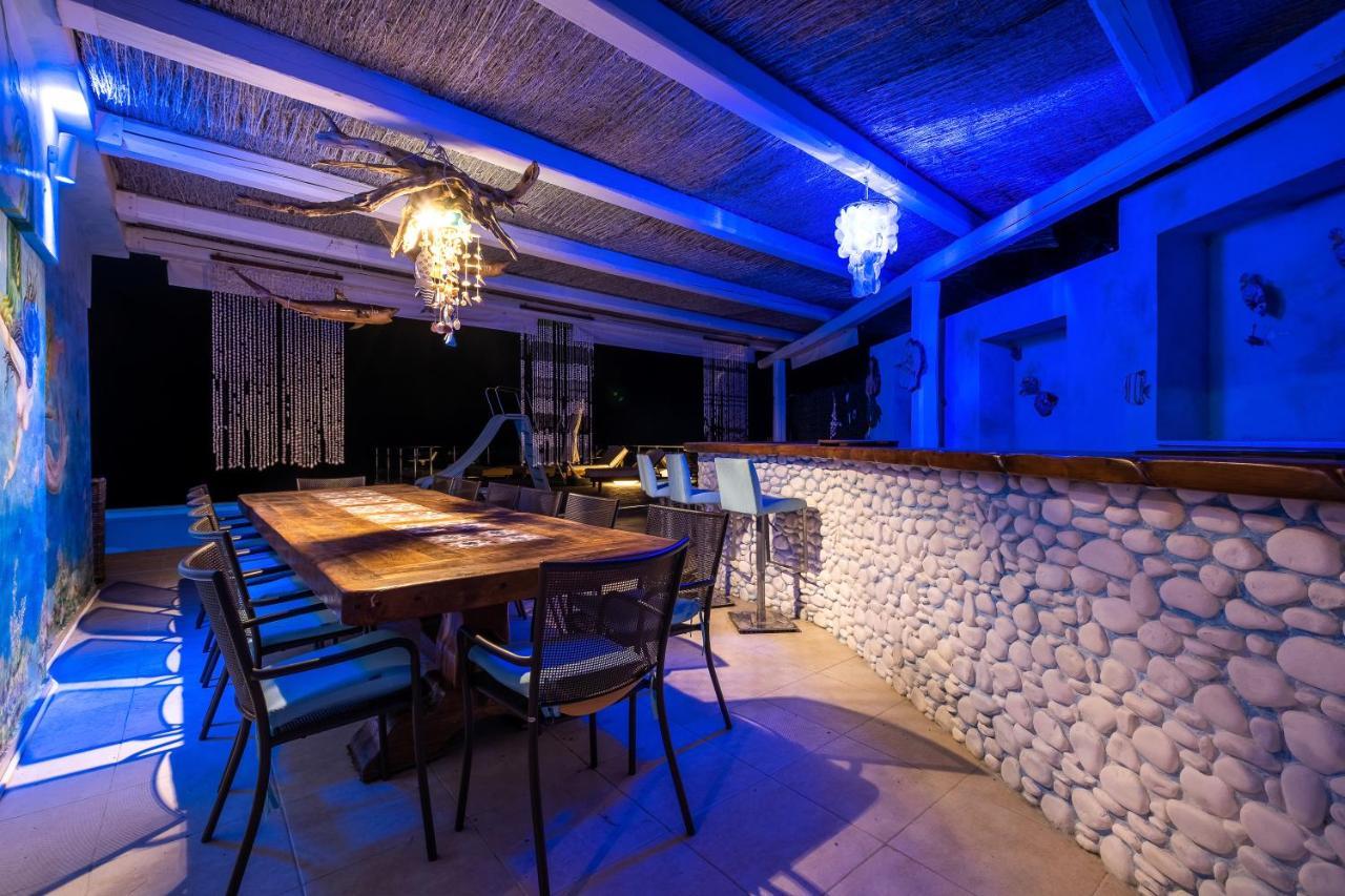 Icarus Luxury Beachfront Villa Gialiskari  Екстериор снимка