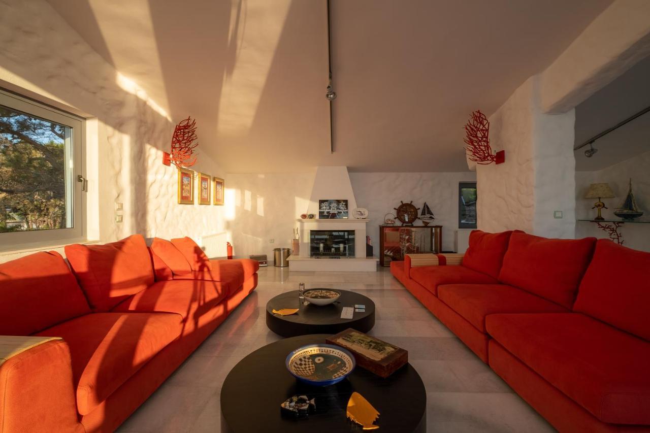 Icarus Luxury Beachfront Villa Gialiskari  Екстериор снимка