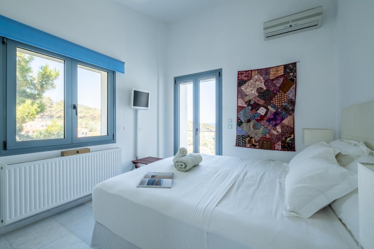 Icarus Luxury Beachfront Villa Gialiskari  Екстериор снимка