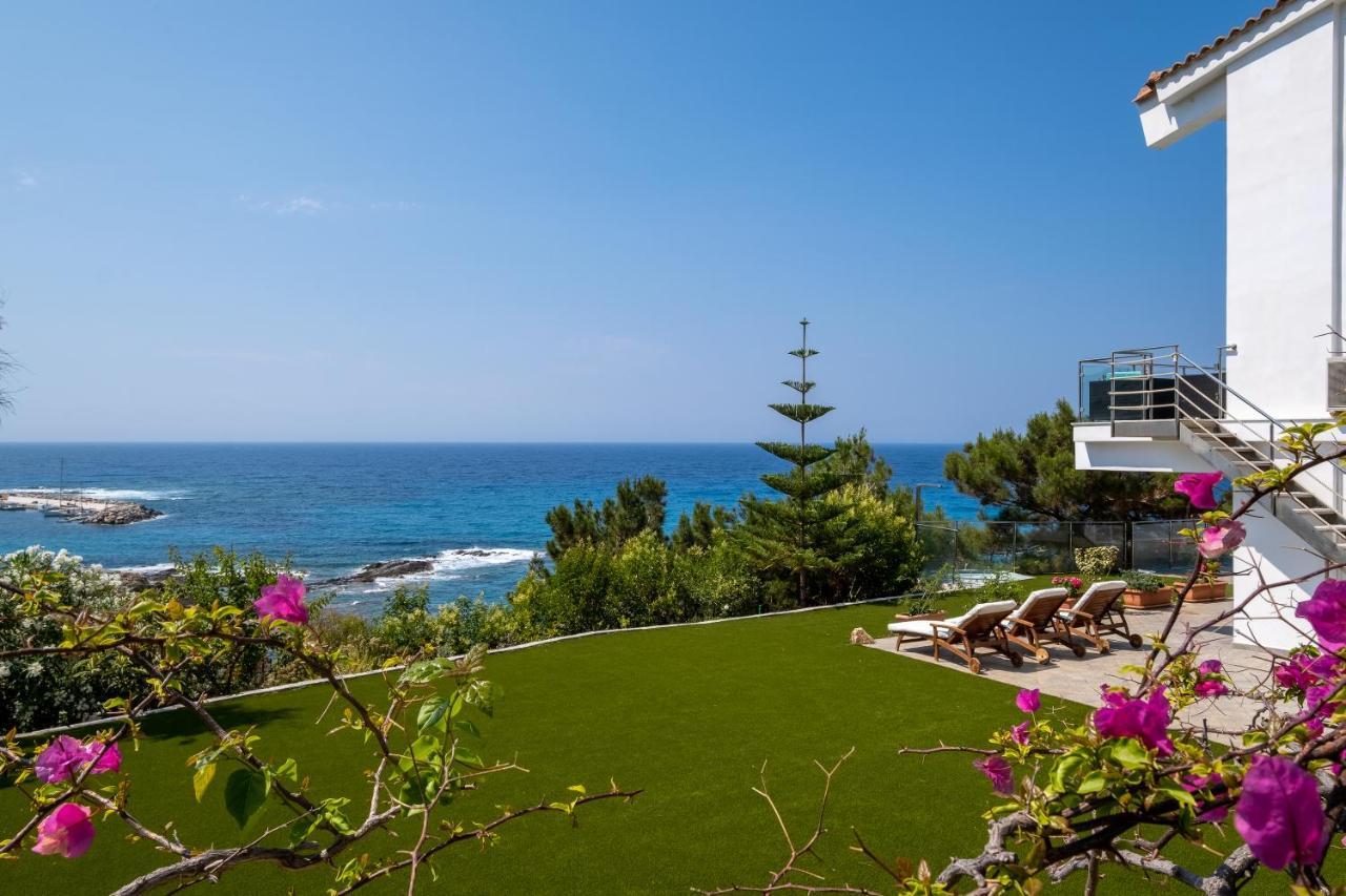 Icarus Luxury Beachfront Villa Gialiskari  Екстериор снимка