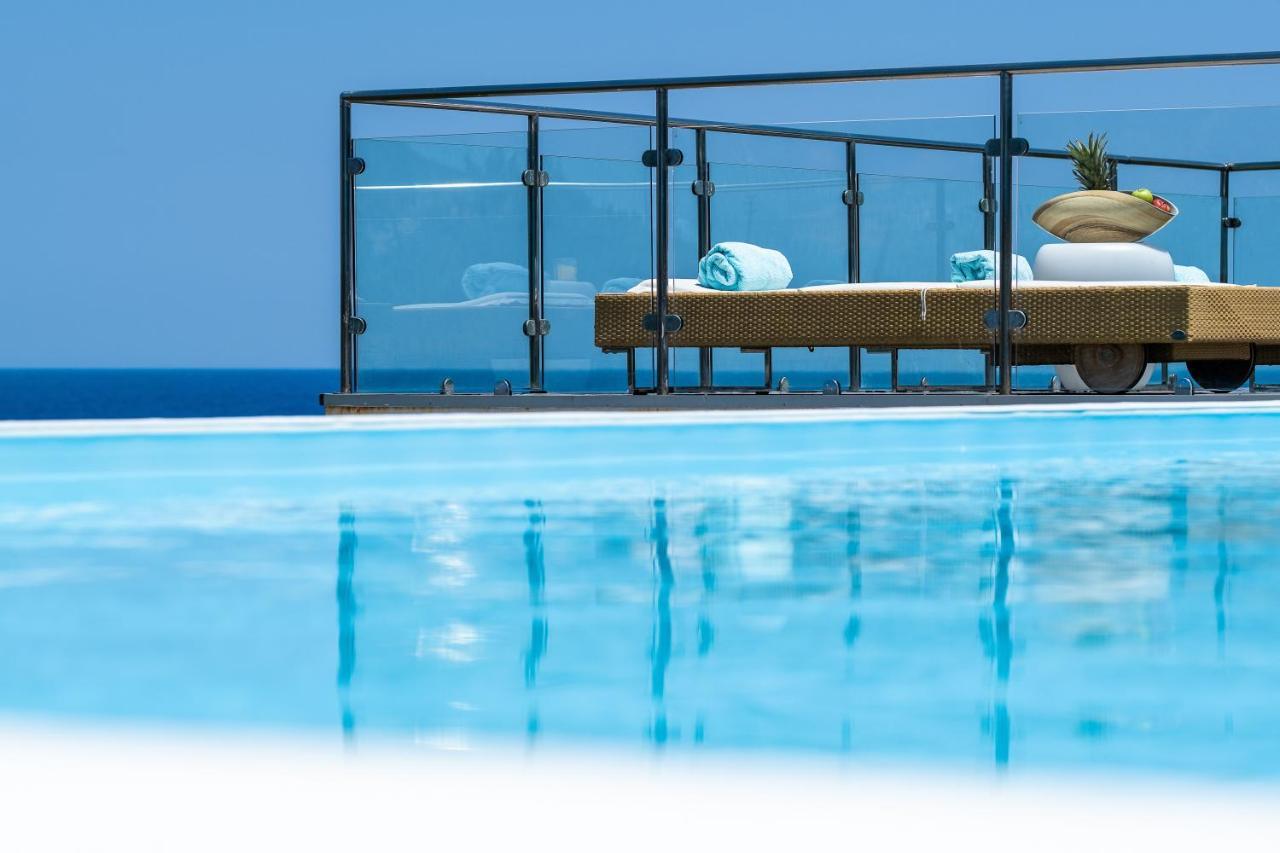 Icarus Luxury Beachfront Villa Gialiskari  Екстериор снимка